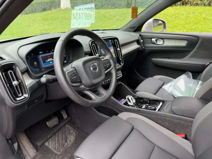 Volvo XC40 2024 Model B3 Smart Range Deluxe Edition – фото 11