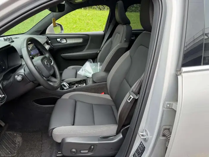 Volvo XC40 2024 Model B3 Smart Range Deluxe Edition – фото 12