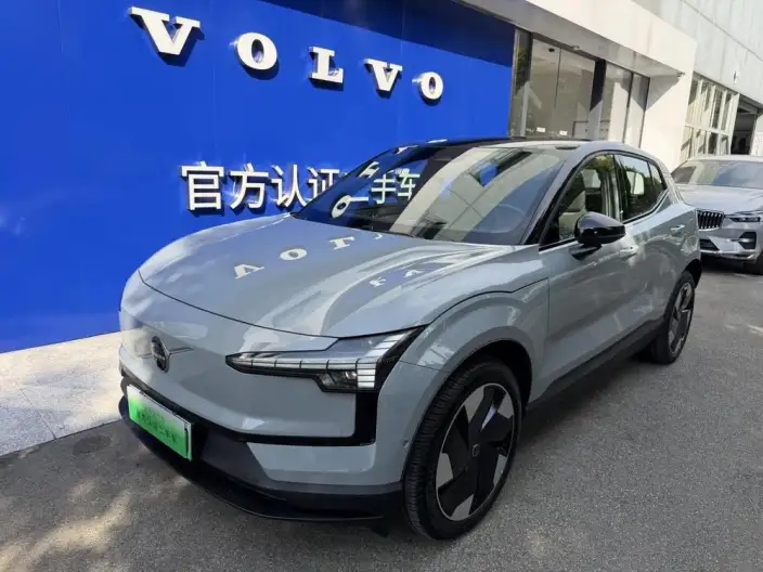 Volvo EX30 2025 Model Rear Drive Long Battery Life Pro Edition Ultra – фото 1