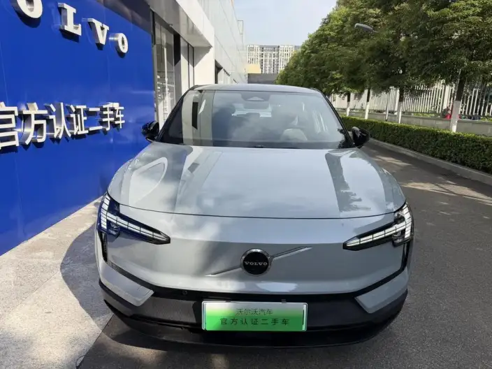 Volvo EX30 2025 Model Rear Drive Long Battery Life Pro Edition Ultra – фото 2