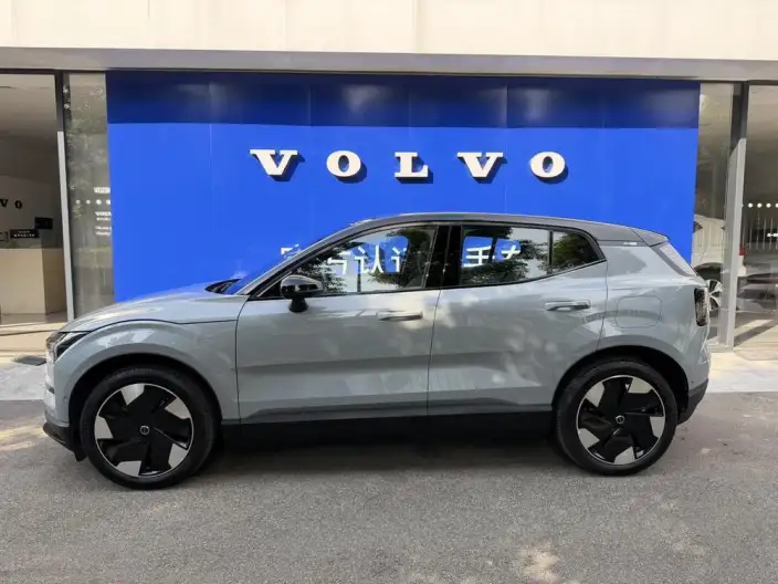 Volvo EX30 2025 Model Rear Drive Long Battery Life Pro Edition Ultra – фото 4