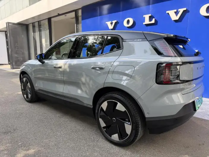 Volvo EX30 2025 Model Rear Drive Long Battery Life Pro Edition Ultra – фото 5