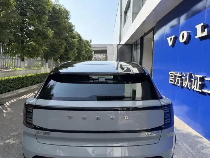 Volvo EX30 2025 Model Rear Drive Long Battery Life Pro Edition Ultra – фото 6