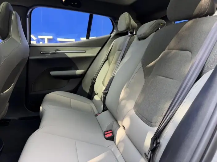Volvo EX30 2025 Model Rear Drive Long Battery Life Pro Edition Ultra – фото 12