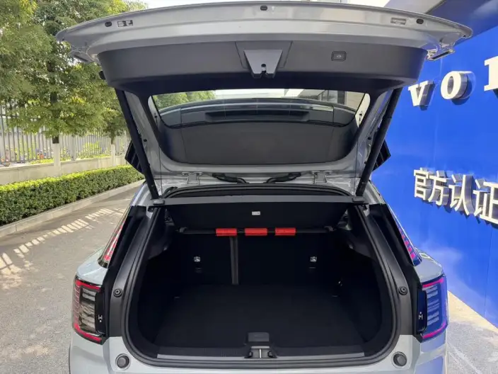 Volvo EX30 2025 Model Rear Drive Long Battery Life Pro Edition Ultra – фото 14