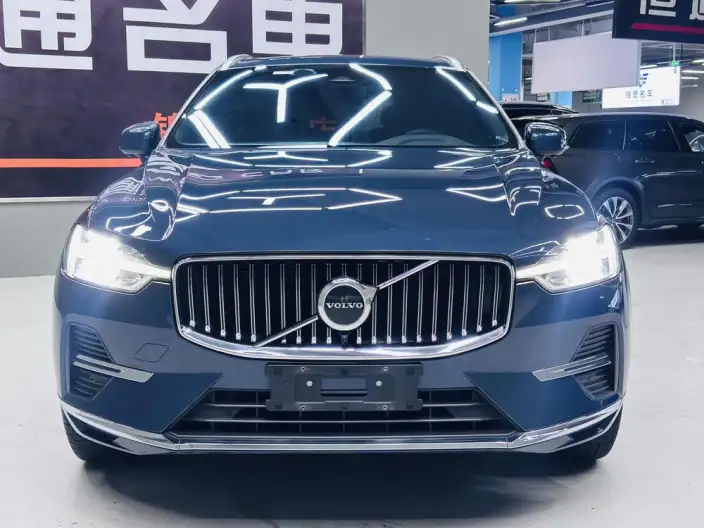 Volvo XC60 2023 Model B5 4WD Smart Range Deluxe Edition – фото 2