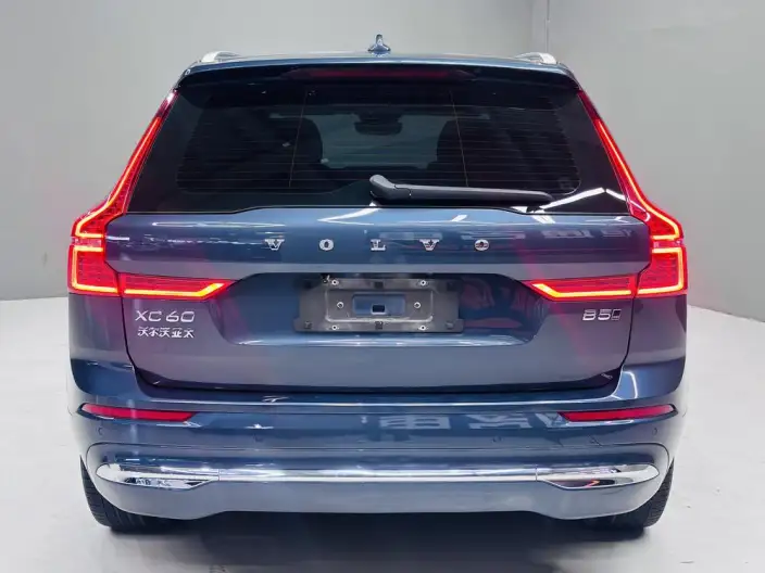 Volvo XC60 2023 Model B5 4WD Smart Range Deluxe Edition – фото 5