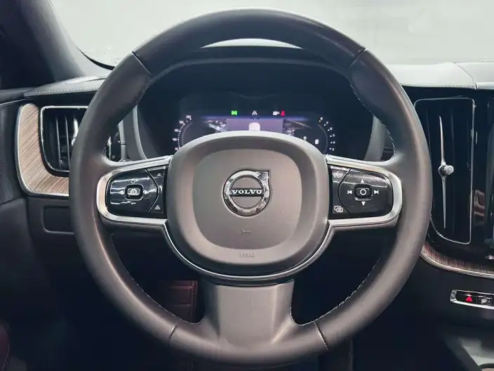 Volvo XC60 2023 Model B5 4WD Smart Range Deluxe Edition – фото 14