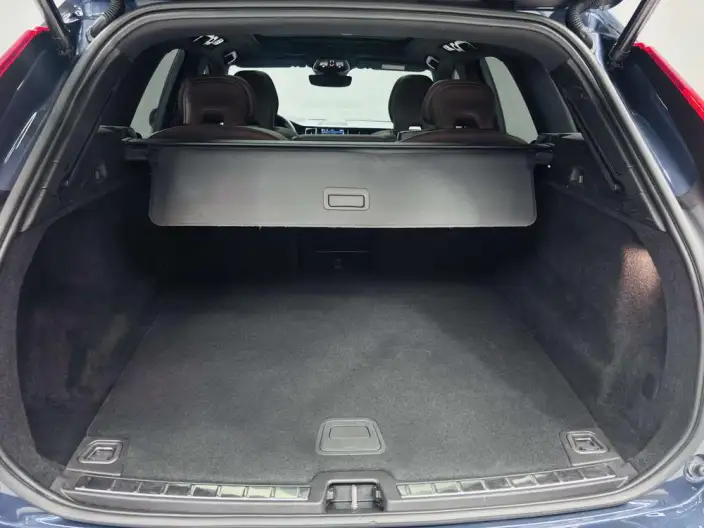 Volvo XC60 2023 Model B5 4WD Smart Range Deluxe Edition – фото 21