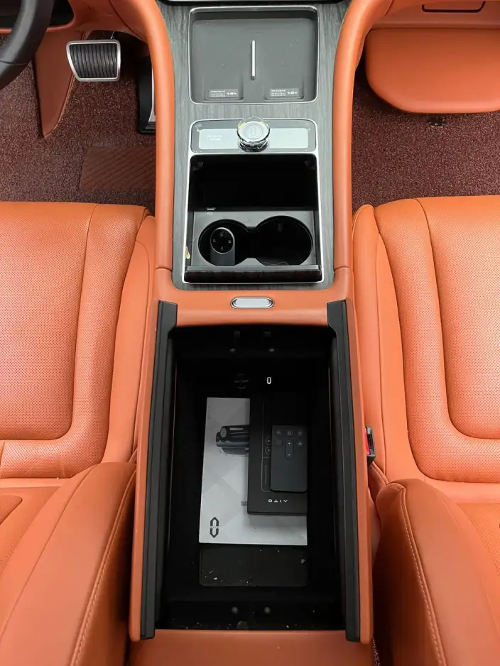 Aito M9 2024 Model Extended Range Ultra VI seat Edition – фото 24