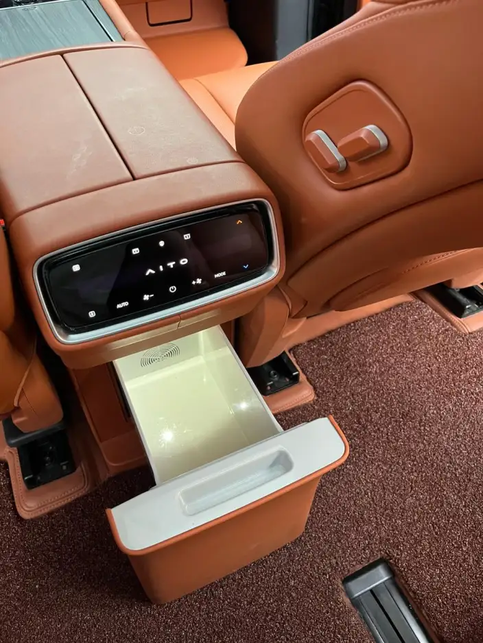 Aito M9 2024 Model Extended Range Ultra VI seat Edition – фото 26