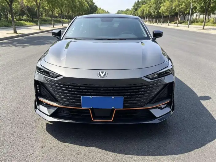 Changan UNI-V 2022 Model 1.5T Sports Edition – фото 2