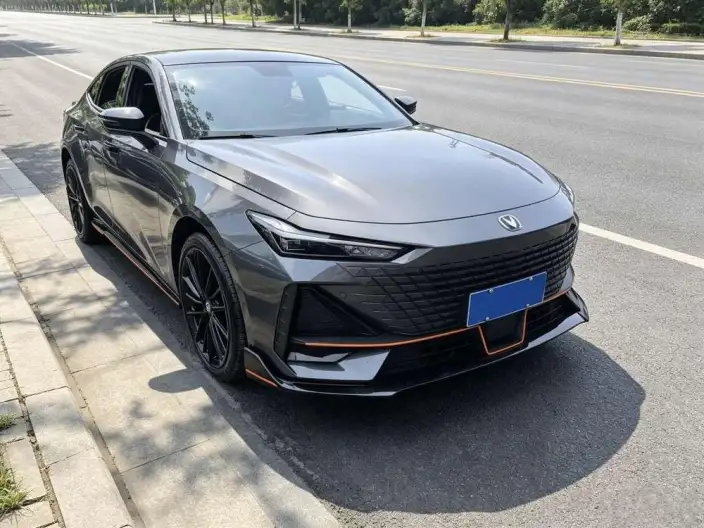 Changan UNI-V 2022 Model 1.5T Sports Edition – фото 3