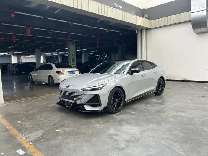 Changan UNI-V 2022 Model 1.5T Sports Edition – фото 1