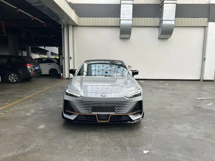 Changan UNI-V 2022 Model 1.5T Sports Edition – фото 2