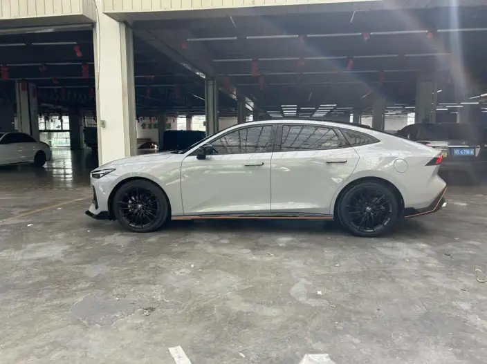 Changan UNI-V 2022 Model 1.5T Sports Edition – фото 4