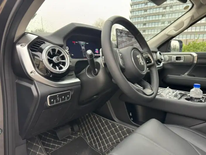Tank 400 Hi4-T 2026 Model 2.0T Smart Edition – фото 21