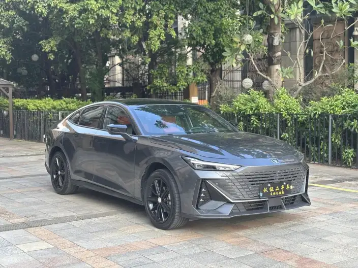 Changan UNI-V 2023 Model 1.5T Exclusive Model – фото 3