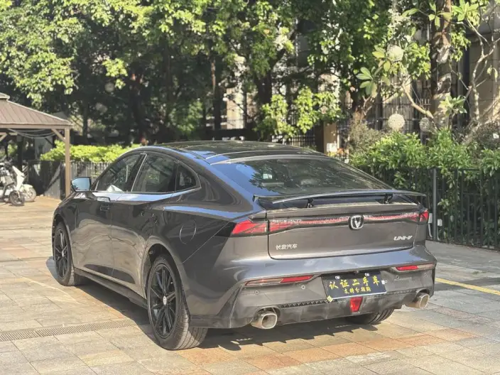 Changan UNI-V 2023 Model 1.5T Exclusive Model – фото 4