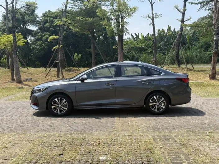 Changan Eado 2023 Model PLUS Changxiang Edition Blue whale NE 1.4T GDI DCT Noble Model – фото 4