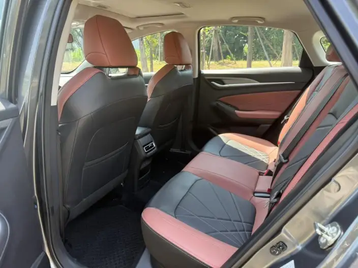 Changan Eado 2023 Model PLUS Changxiang Edition Blue whale NE 1.4T GDI DCT Noble Model – фото 13
