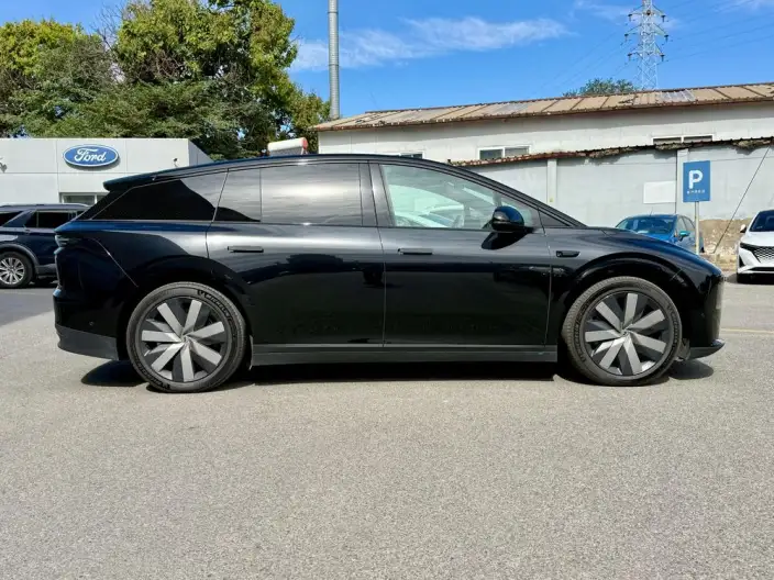 Li Auto i6 2025 Model 4WD Standard Edition – фото 6