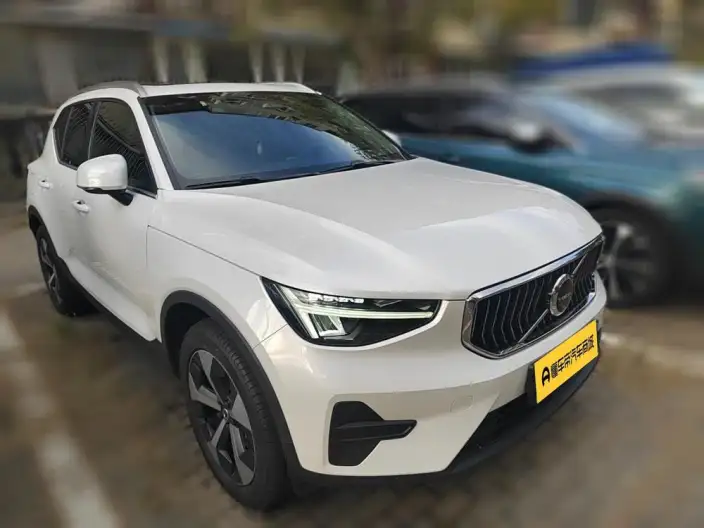 Volvo XC40 2023 Model B4 4WD Smart Range Deluxe Edition – фото 3