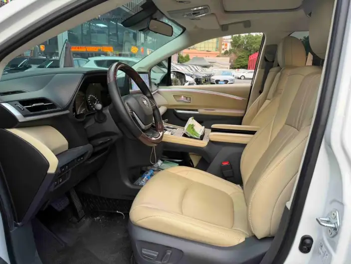 Toyota Sienna 2024 Model Hybrid 2.5L Comfort Edition – фото 8