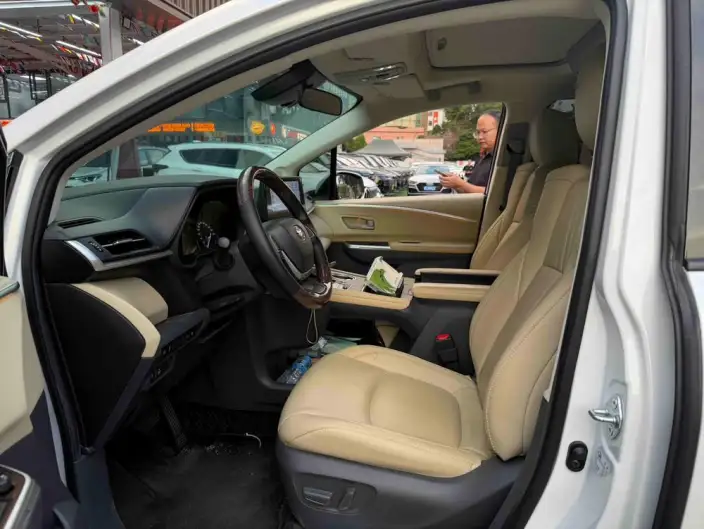 Toyota Sienna 2024 Model Hybrid 2.5L Comfort Edition – фото 12