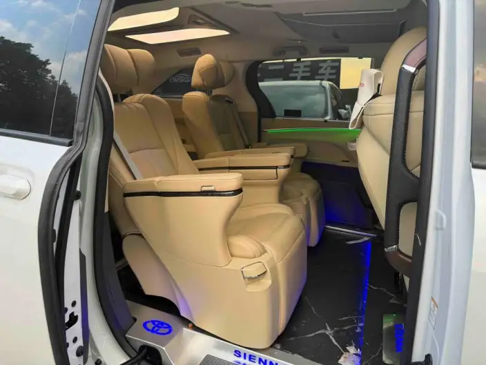 Toyota Sienna 2024 Model Hybrid 2.5L Comfort Edition – фото 13
