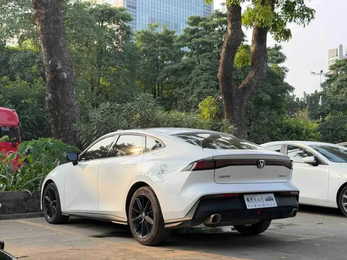 Changan UNI-V 2023 Model 1.5T Noble Model – фото 4