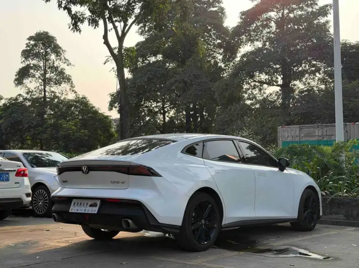 Changan UNI-V 2023 Model 1.5T Noble Model – фото 5