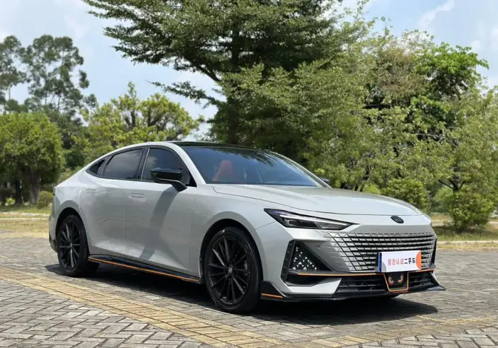 Changan UNI-V 2023 Model 1.5T Sports Edition – фото 3
