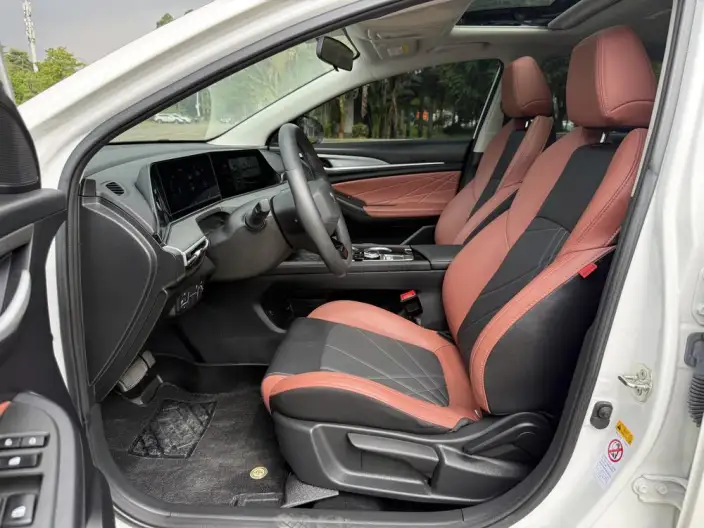 Changan Eado 2023 Model PLUS Changxiang Edition Blue whale NE 1.4T GDI DCT Noble Model – фото 13