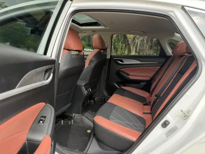 Changan Eado 2023 Model PLUS Changxiang Edition Blue whale NE 1.4T GDI DCT Noble Model – фото 15