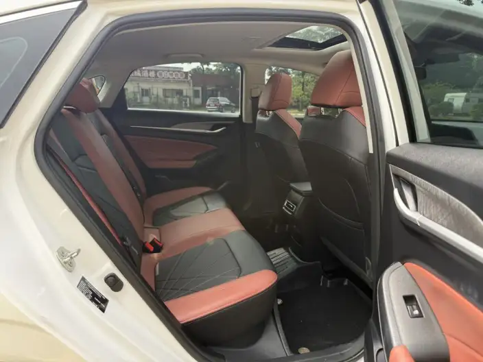 Changan Eado 2023 Model PLUS Changxiang Edition Blue whale NE 1.4T GDI DCT Noble Model – фото 18