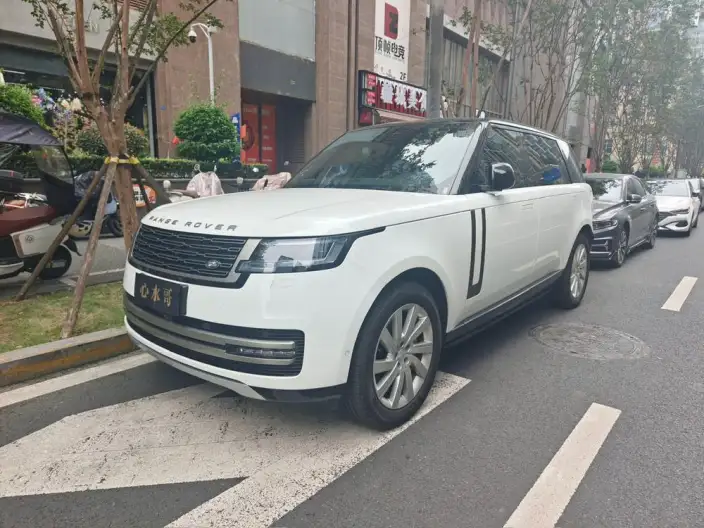Range Rover 2025 Model 3.0 L6 400PS Shengshi Extended Edition – фото 1
