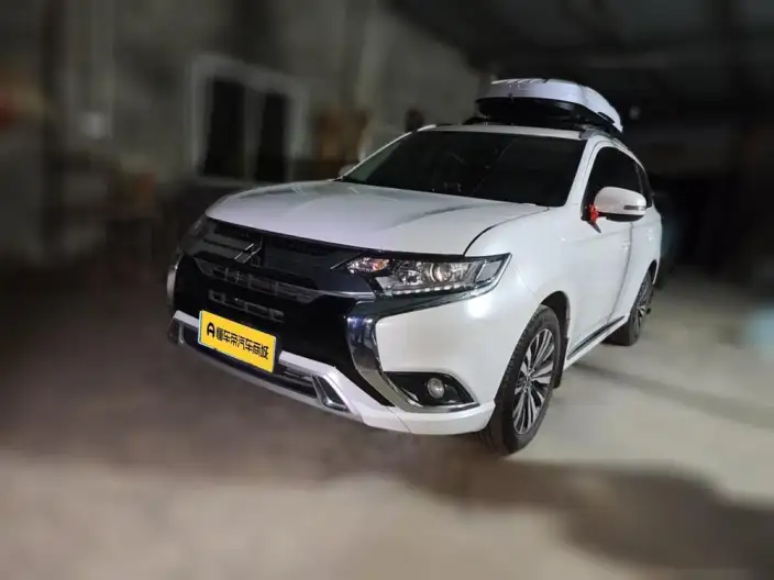 Mitsubishi Outlander 2021 Model 2.0L 2WD Changxiang Edition 7 seat – фото 1