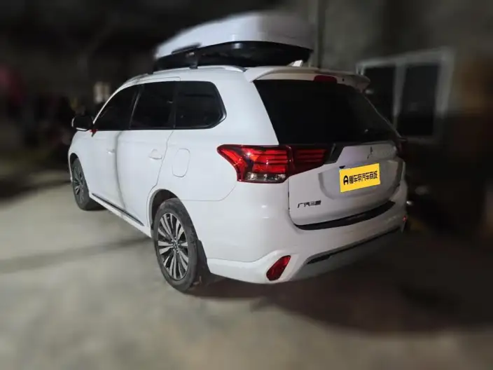 Mitsubishi Outlander 2021 Model 2.0L 2WD Changxiang Edition 7 seat – фото 4
