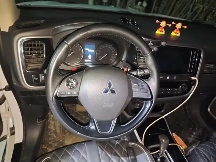 Mitsubishi Outlander 2021 Model 2.0L 2WD Changxiang Edition 7 seat – фото 7