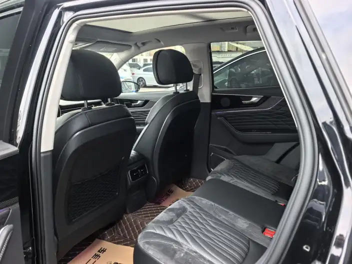 Hongqi HS5 2022 Model 2.0T Flag Lead 4WD Edition – фото 16