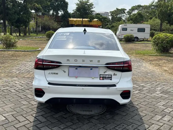 Roewe i5 2021 Model 1.5L Manual Diamond Edition – фото 6