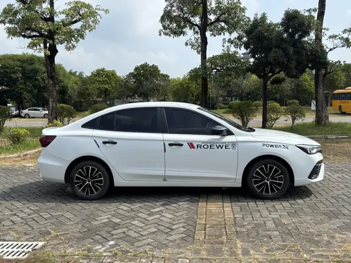 Roewe i5 2021 Model 1.5L Manual Diamond Edition – фото 8
