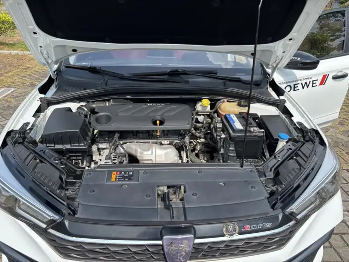 Roewe i5 2021 Model 1.5L Manual Diamond Edition – фото 9