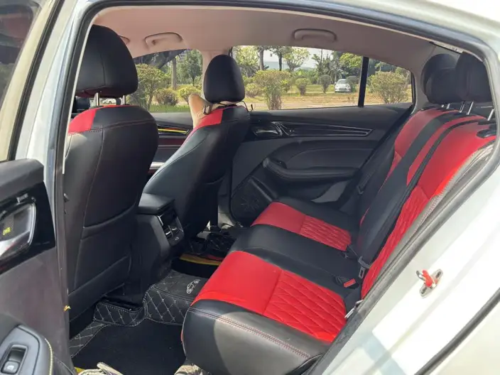 Roewe i5 2021 Model 1.5L Manual Diamond Edition – фото 13