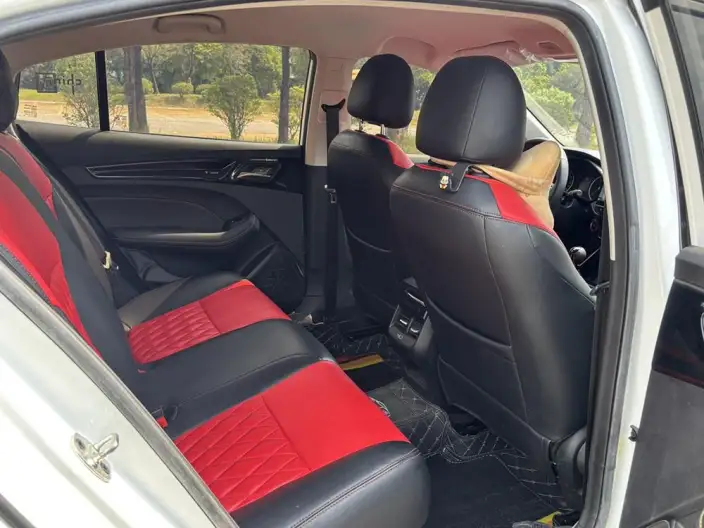 Roewe i5 2021 Model 1.5L Manual Diamond Edition – фото 14