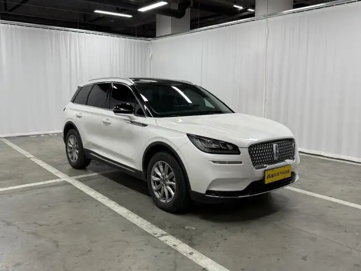 Lincoln Corsair 2020 Model 2.0T 2WD Exclusive Edition – фото 3