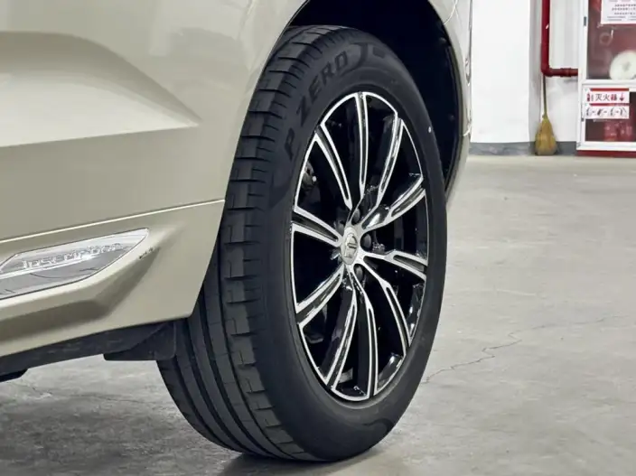 Volvo XC60 2020 Model T5 4WD Smart Range Deluxe Edition – фото 11