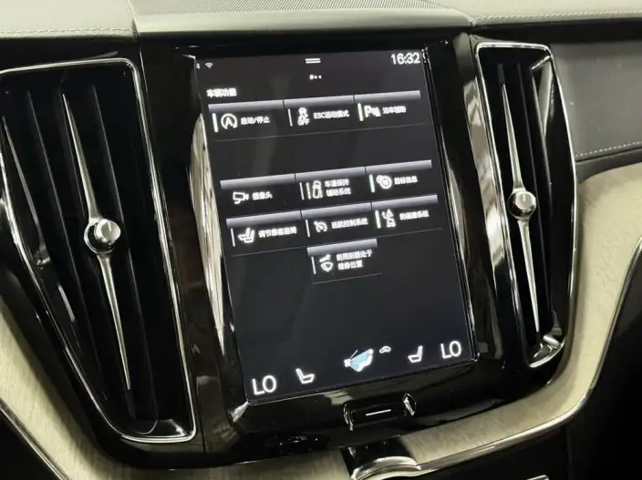 Volvo XC60 2020 Model T5 4WD Smart Range Deluxe Edition – фото 12