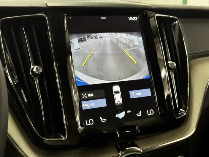 Volvo XC60 2020 Model T5 4WD Smart Range Deluxe Edition – фото 13